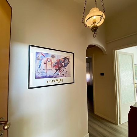 Casa Sara Como Lake Parcheggio Interno Privato เชอร์นอบบิโอ ภายนอก รูปภาพ