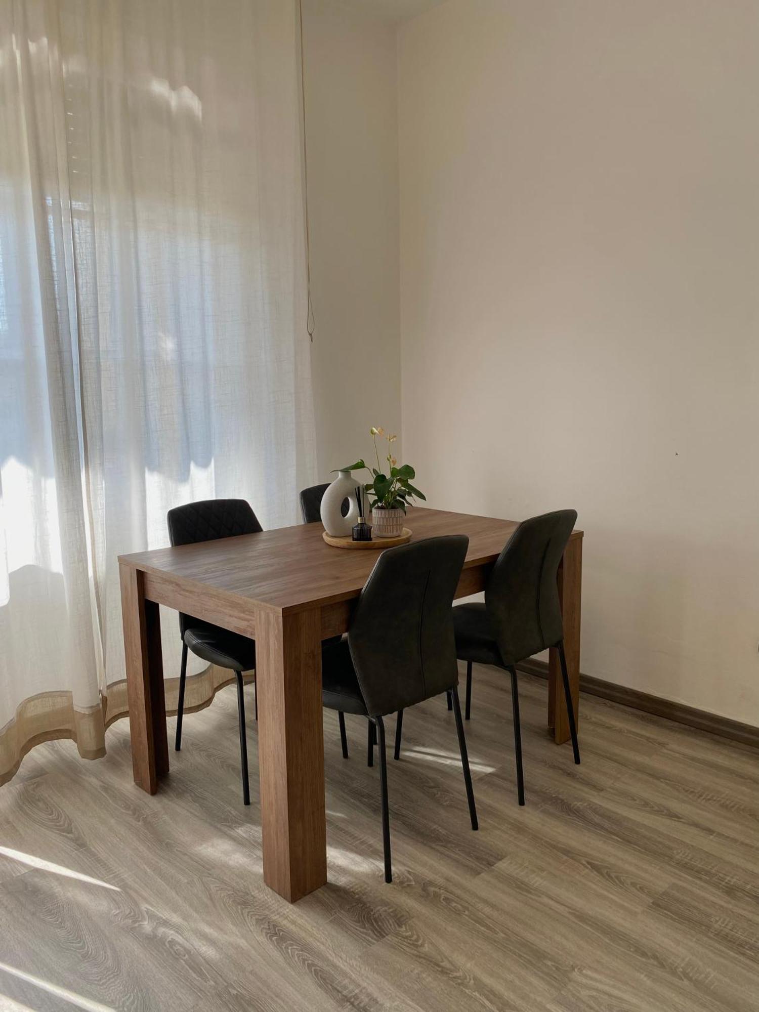 Casa Sara Como Lake Parcheggio Interno Privato เชอร์นอบบิโอ ภายนอก รูปภาพ