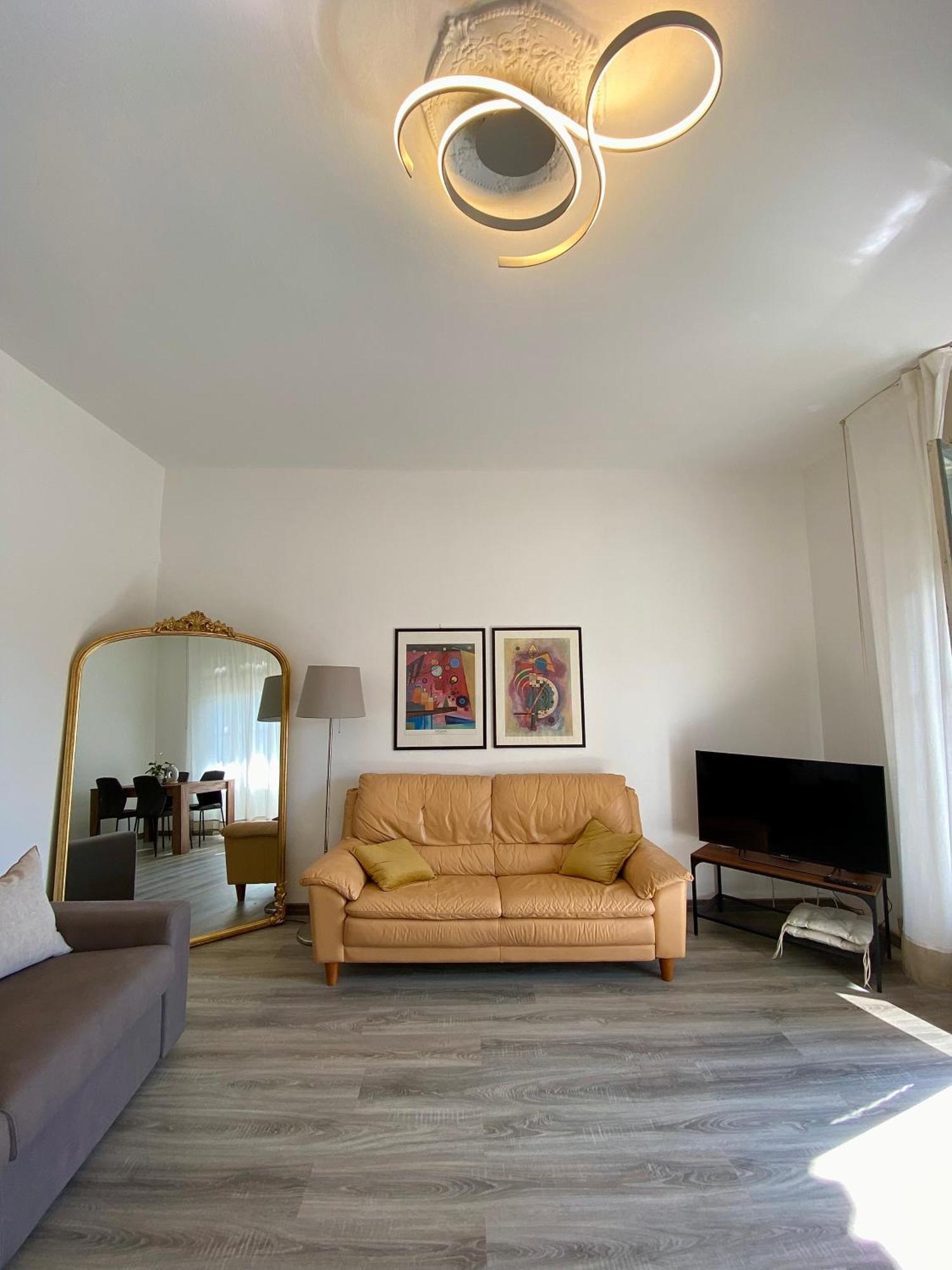 Casa Sara Como Lake Parcheggio Interno Privato เชอร์นอบบิโอ ภายนอก รูปภาพ