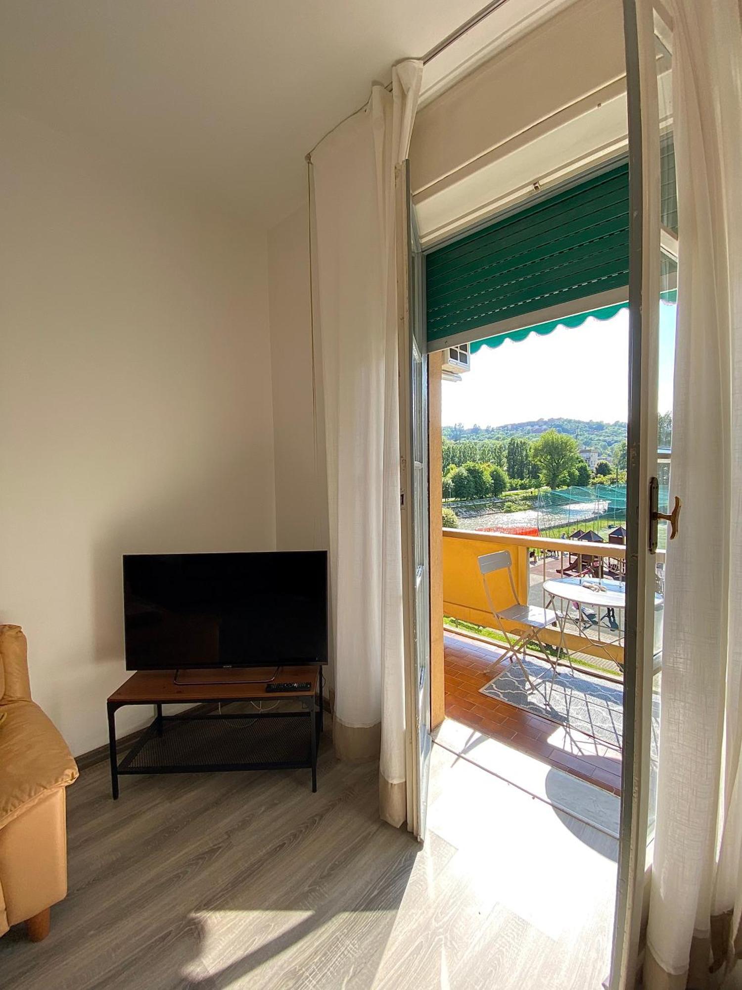 Casa Sara Como Lake Parcheggio Interno Privato เชอร์นอบบิโอ ภายนอก รูปภาพ